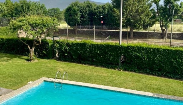 CAL QuEROL LlíViA 1- reformado con piscina en el centro in Llivia