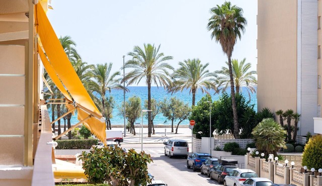 Calafenga Apartment with Sea Views, Wi-Fi, and Air Conditioning