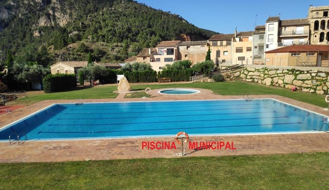Can Miqueló Total Solar Eclipse 2026 Whole House for 19 Guests