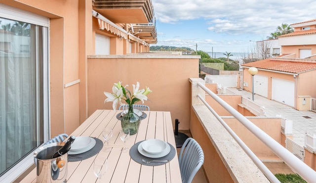 Canción de mar by Interhome in Creixell