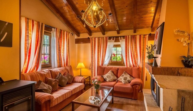 Casa Marta with Mountain Views, Private Terrace and Wi-Fi
