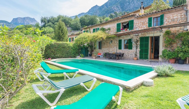 CAS PATRO LAU - Villa with private pool in Fornalutx. Free WiFi in Fornalutx