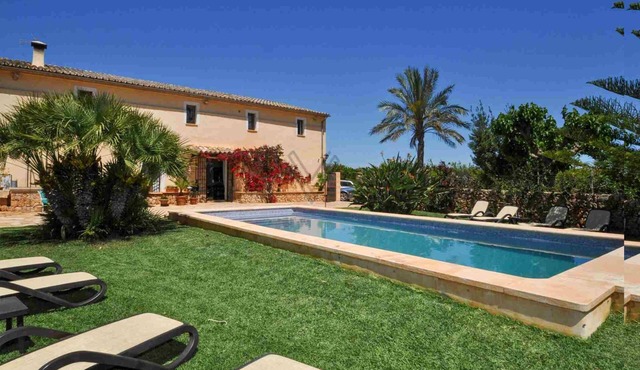 Casa Antonio: Rural Charm with Pool in Buger