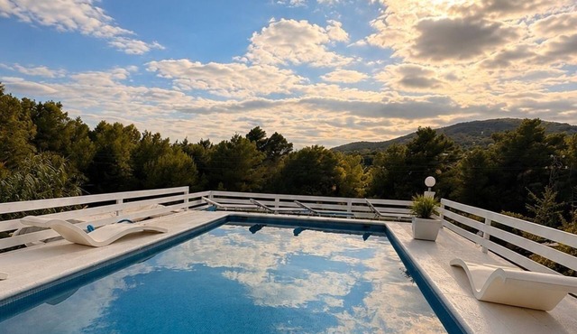 Casa de Nelly is a peaceful villa in Ibiza, just 8 minutes from the airport
