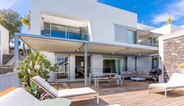 Casa Del Mar - Three Bedroom Apartment, Sleeps 6