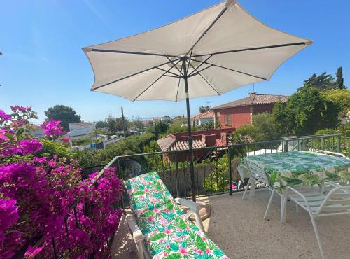 Casa Diana: Vista al mar y 3min a la playa y 30min a PortAventura