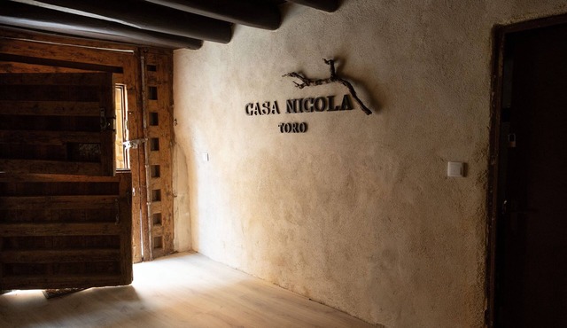 Casa Nicola - A 16th-century house with an underground wine cellar in the historic district