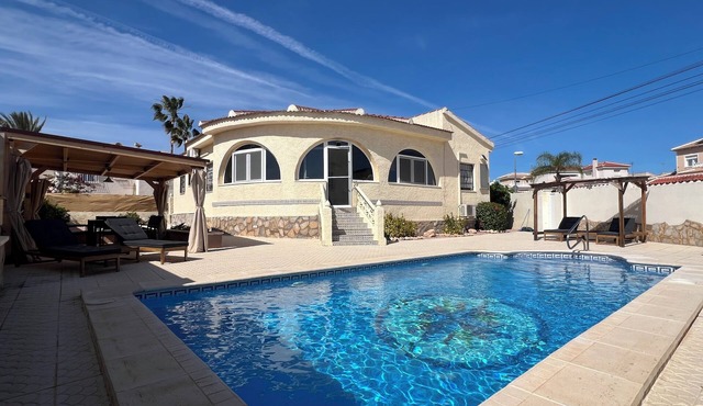 Casa Noel Detached Villa with Pool & BBQ
