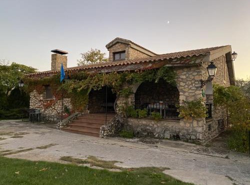 Casa para grupos, privacidad, naturaleza, rio, chimenea, barbacoa, vistas y piscina