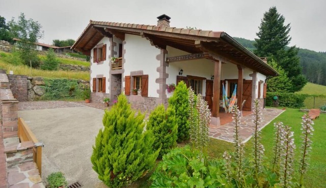 Casa Rural 8 Pax, near the Baztan for families and quiet groups