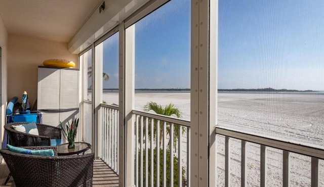 Castle Beach 105, Gulf Front, 2 Bedrooms, , Elevator, Sleeps 6, Heated Pool in Fort Myers Beach