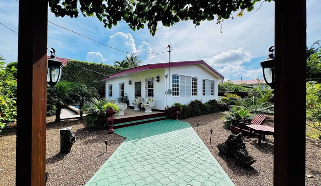 Central City “Haven” Private Flat & Pool in Belize City