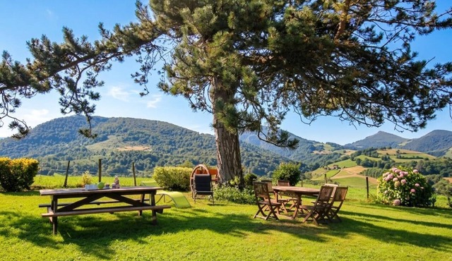 CHEZ ESCARAIN - ARETTE in ARETTE