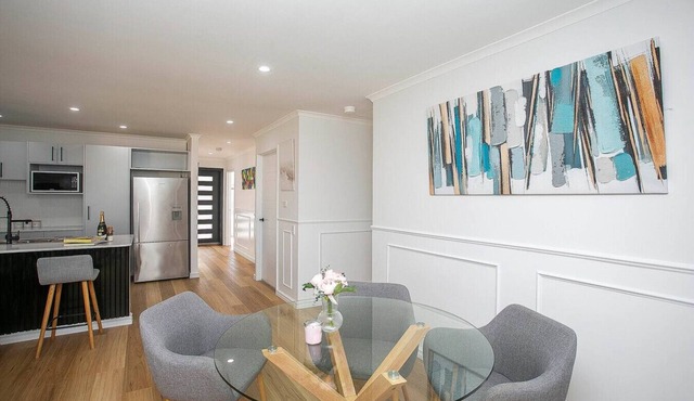 Coast Luxury Modern Retreat (3bdr - 3 bath) in Clarkson