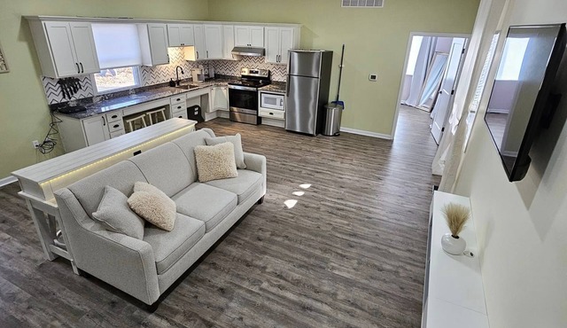 Conductors Quarters - Chic comfort 100% accessible in Holly