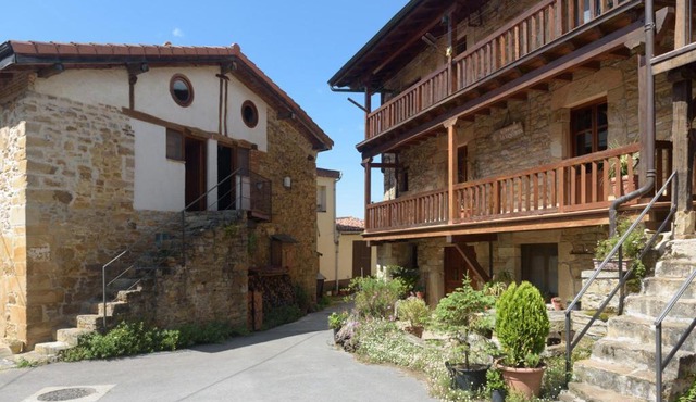 Conjunto Rural la Tejedora. Albergue y estudios familiares.