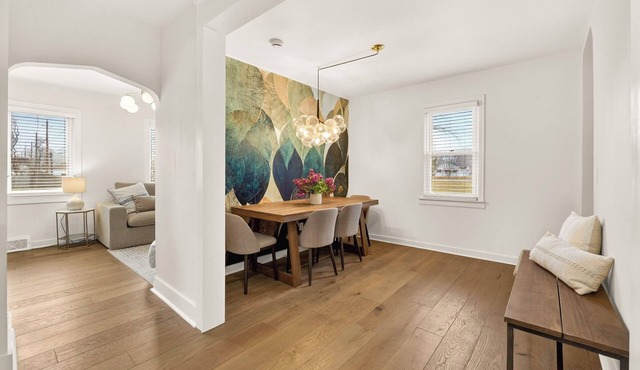 Contemporary Cottage West 3BD Detroit DTW A2 in Westland