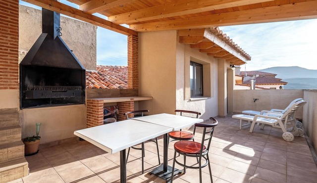 Country House 'Sierra De Majalinos' with Mountain View, Wi-Fi and Air Conditioning