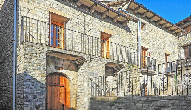 Cozy Stone House in the Aragonese Pyrenees