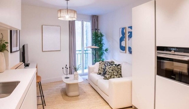 Cozy studio completely renovated with the best materials, centrally located.