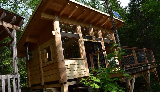 Disconnect on a private estate, hiking trails, Finnish sauna, canoe, in Saguenay