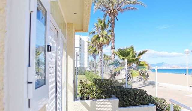 Duplex townhouse 1st line of the sea with pool and tennis