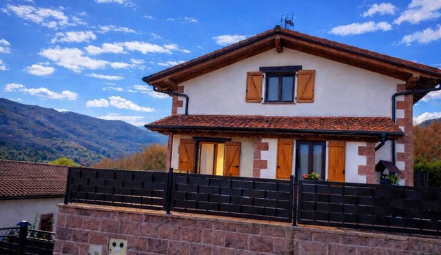 El Eco de los Robles/rural house in Sunbilla, near the Baztán and Bidasoa Valleys