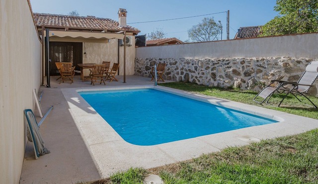 El Rincón: Country House for 8 in the Segovia Mountains with Pool and Views