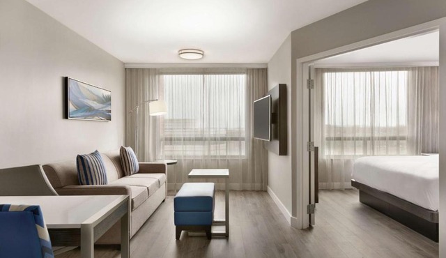 Embassy Suites By Hilton Montreal Airport in Pointe-Claire