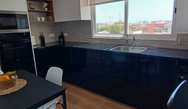 Exclusive 5 Bedroom Apartment next to the Malvarrosa beach in Valencia