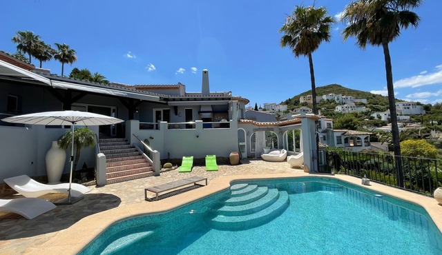 Finca mit Pool und Panoramablick in Monte Pego by Interhome