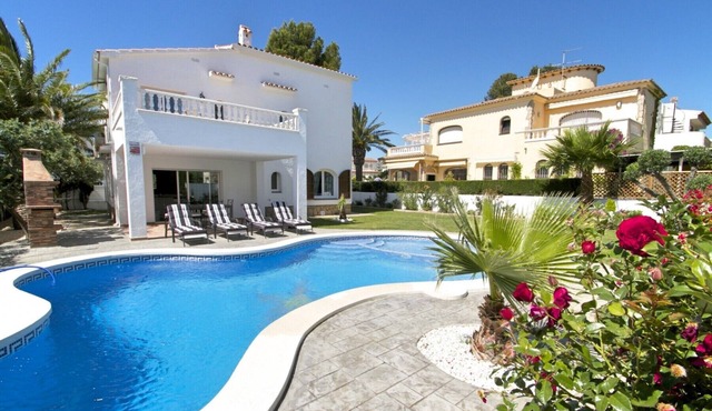 GALLO Gran villa en playa, piscina y wifi gratis