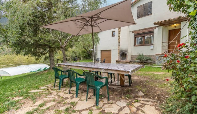 Gran Company Country House with Lake Views, Wi-Fi, and Air Conditioning