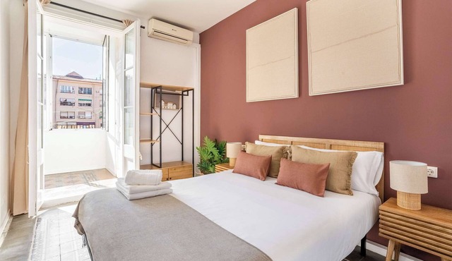 Gran Vía Historic Catalan 4BD for Families