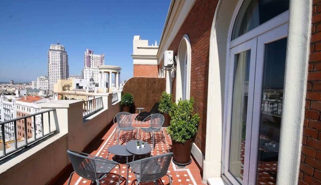 Gran Vía Penthouse w/Terrace & Royal Palace View in Madrid