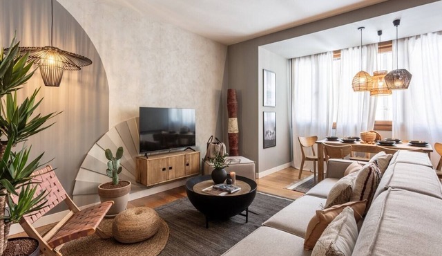 Guban - 2 bedroom and balcony in Azca