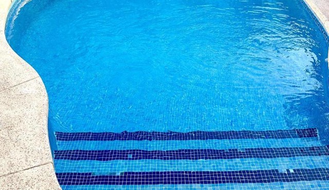 Habitación,Piscina y Jardín