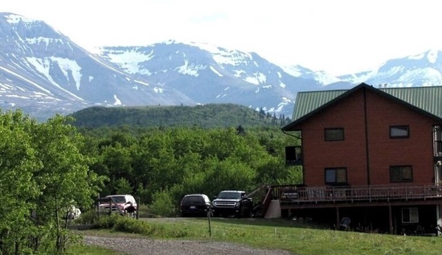 Holds Small Or Large Groups, Sleeps up to 40, 8 Bedrooms in Mountain View