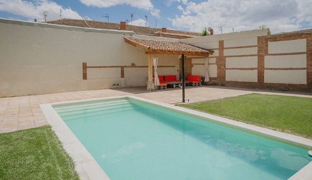 Holiday Home 'Villa Almudena' with Private Pool, Wi-Fi and Air Conditioning