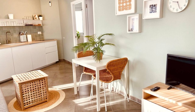 Holiday Home 'La Casita De La Playa' with Sea Views, Wi-Fi and Air Conditioning