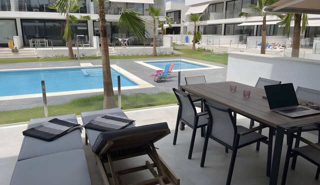 Holiday Home 'Tom 1 Hochwertiges Appartement' with Shared Pool, Wi-Fi and Air Conditioning