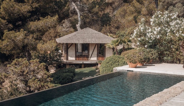 Holiday Home 'Villa Jumali' with Sea View, Wi-Fi and Air Conditioning