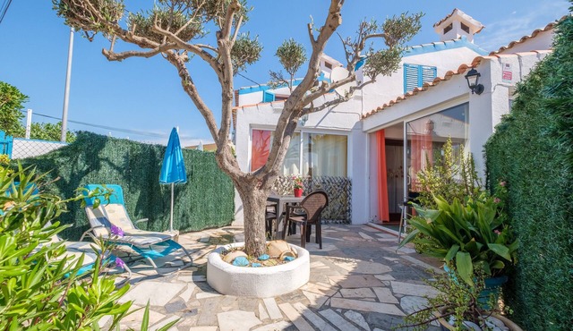 Holiday Home “Vistamar 2” with Sea View, Terrace and Wi-Fi