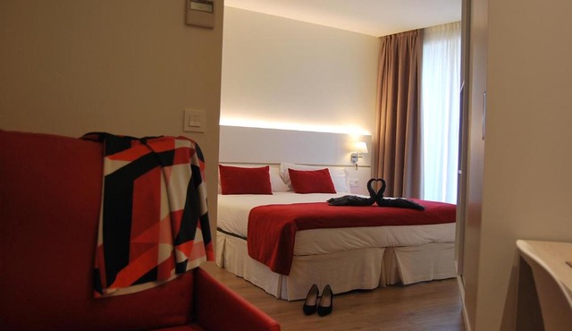 Hotel Pompaelo Plaza del Ayuntamiento & Spa