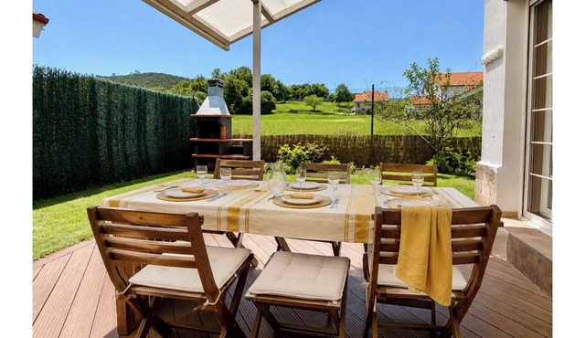 House in a private urbanization with swimming pool in Puente Viesgo.