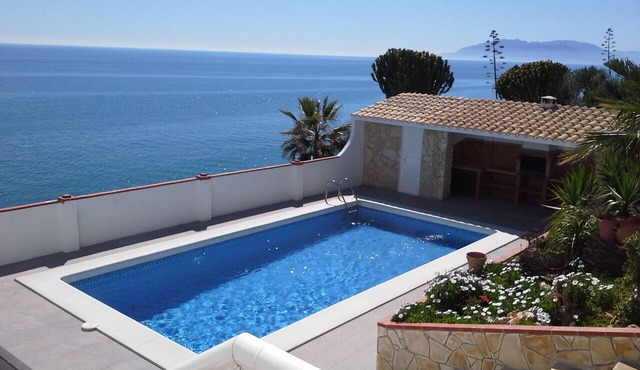 House on the Mediterranean, swimming pool, BBQ Garden, WiFi, air conditioning in Rincon de la Victoria