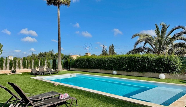 Independent House for Two with Pool and Garden