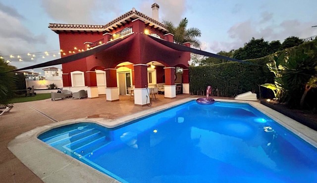 Kind friendly villa with two bathrooms in Torre-Pacheco