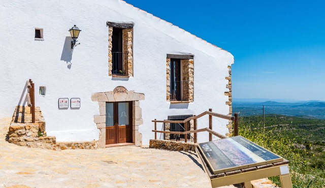 La Rosa de los Vientos – Charming Stay with Sea Views for Peaceful Days