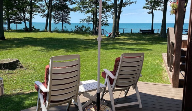 Lake Front Home. Private stairs to private beach and bay. upscale 5 bedroom home in Irving